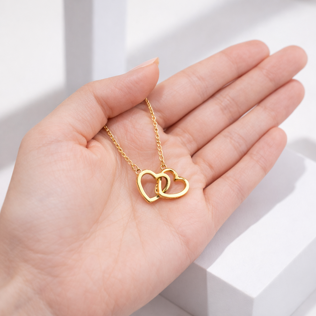 Set Cadou Premium Ursulet cu Trandafir Etern si Colier Inimi Impletite – Cadou Elegant pentru Ea